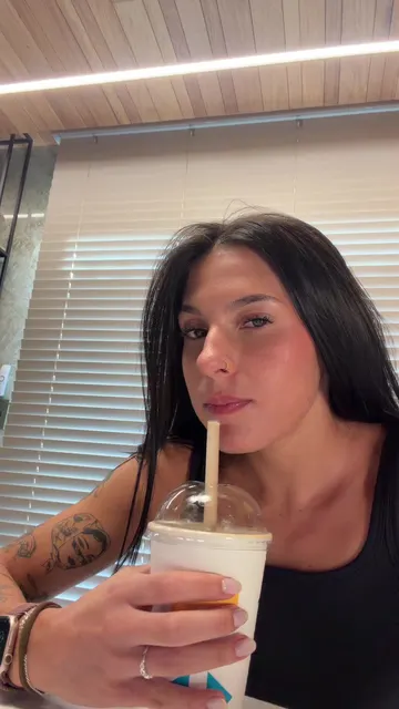 Cover of @anacastelacantora's TikTok video